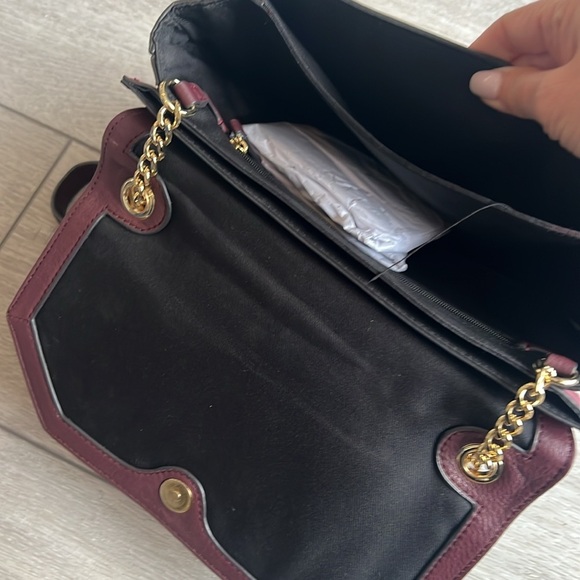 Vince Camuto Burgundy leather and suede Shoulder Bag with chain strap - Picture 7 of 9